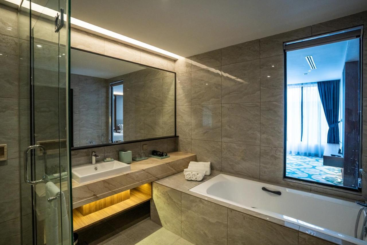 Christee Hotel 4*