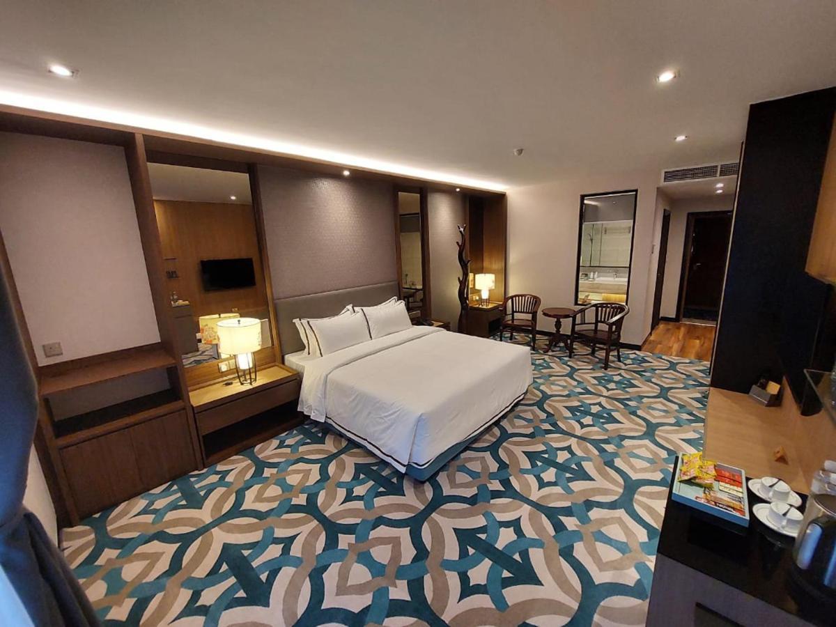 Christee Hotel 4*